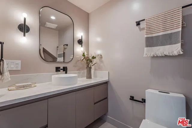 $1,995,000 | 4691 Glenalbyn Drive, Los Angeles, CA 90065