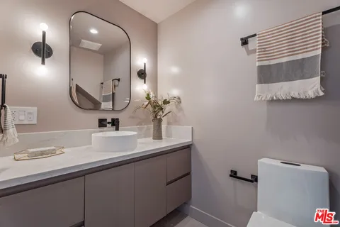 $1,995,000 | 4691 Glenalbyn Drive, Los Angeles, CA 90065