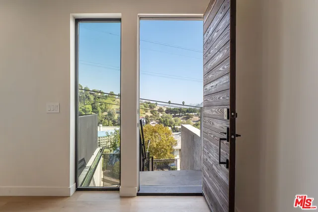 $1,995,000 | 4691 Glenalbyn Drive, Los Angeles, CA 90065