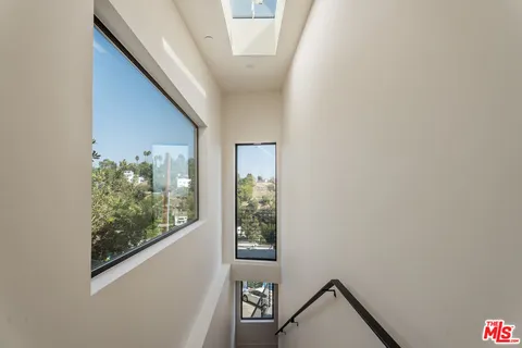 $1,995,000 | 4691 Glenalbyn Drive, Los Angeles, CA 90065