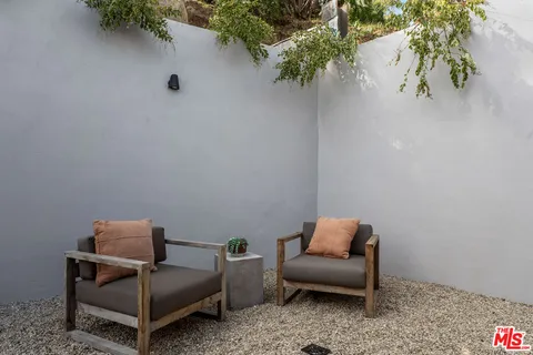 $1,995,000 | 4691 Glenalbyn Drive, Los Angeles, CA 90065