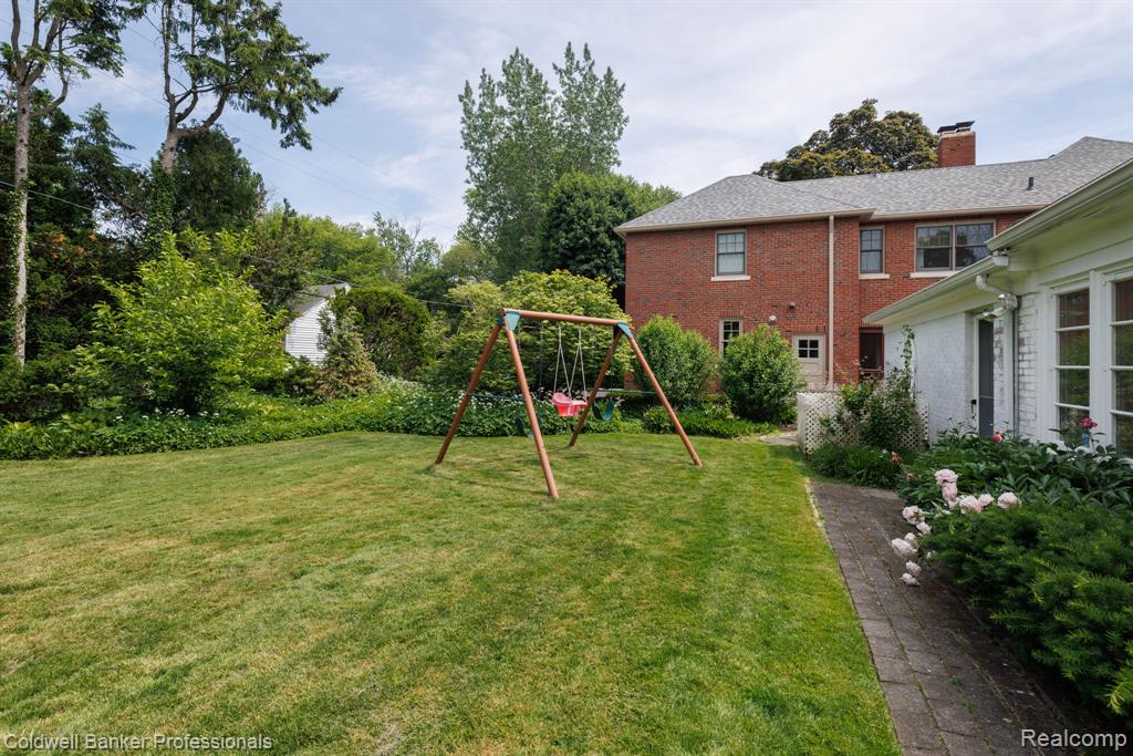 1018 Harvard Road Grosse Pointe, MI 48230 - Photo 38 of 40
