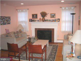 131 Johns Road Cheltenham, PA 19012 - Photo 3 of 4 Gallery Image 3