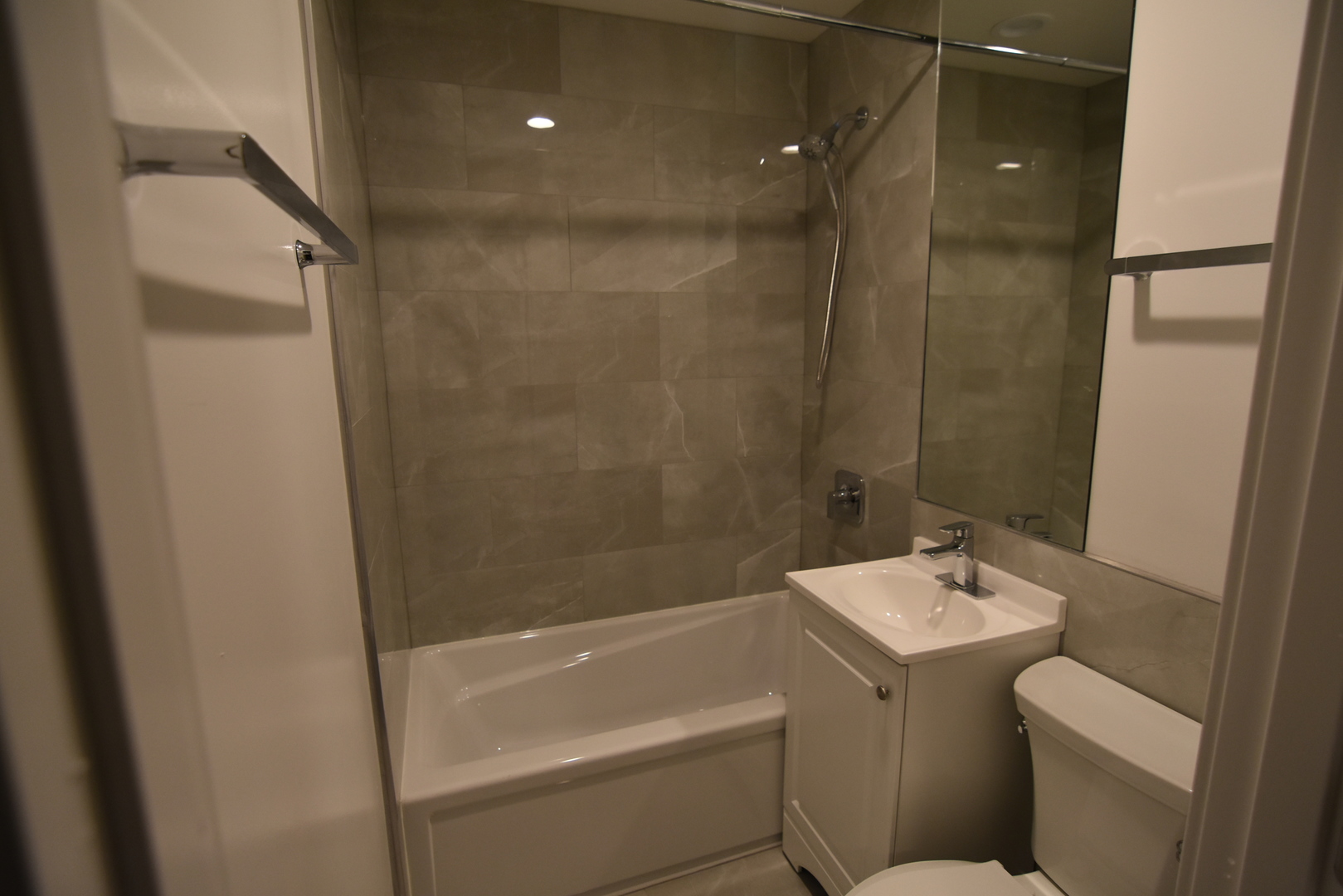 732 West Grace Street, Unit 1E Chicago, IL 60613 - Photo 16 of 18