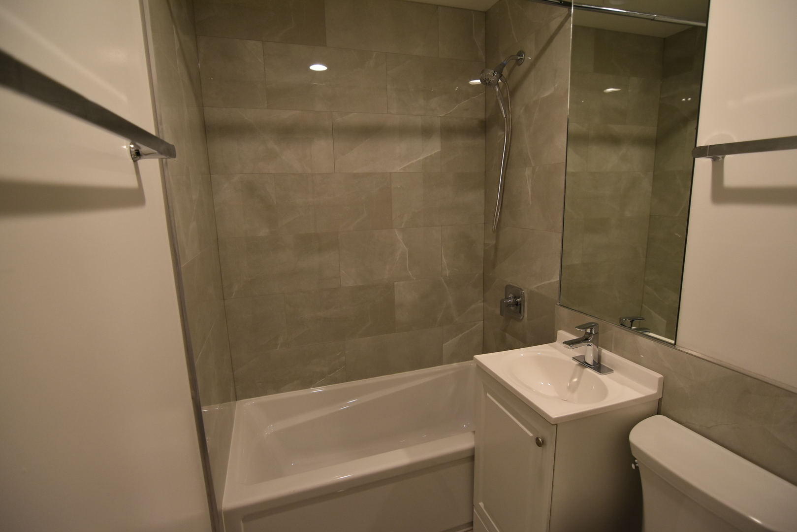 732 West Grace Street, Unit 1E Chicago, IL 60613 - Photo 17 of 18