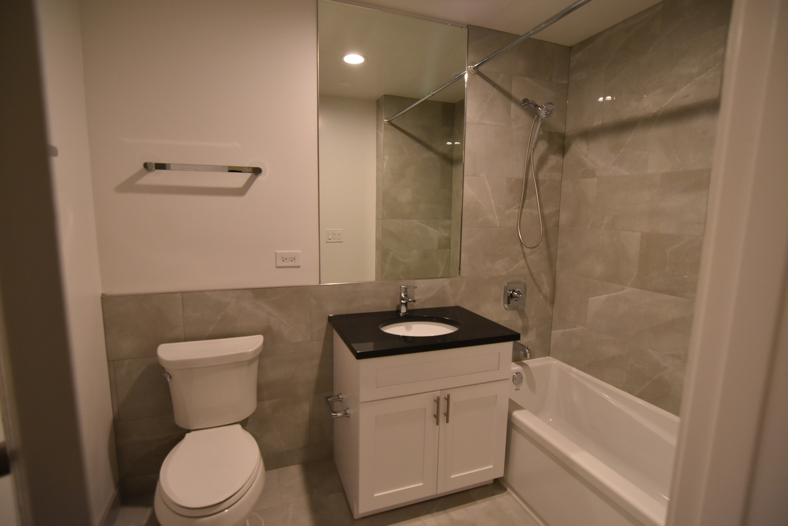 732 West Grace Street, Unit 1E Chicago, IL 60613 - Photo 7 of 18