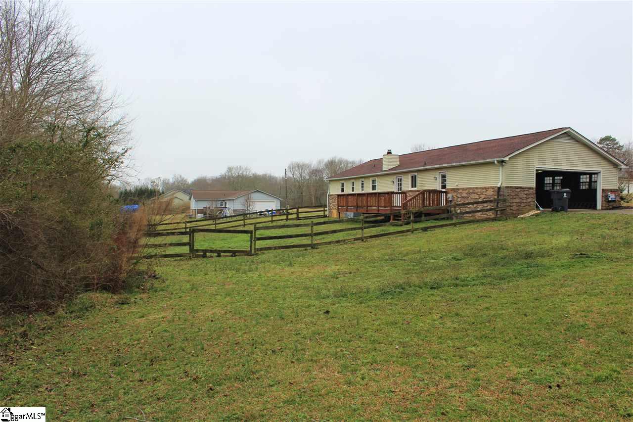 205 Hogg Road Williamston, SC 29697 - Photo 3 of 23