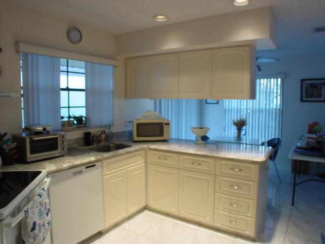 20965 Boca Ridge Drive West Boca Raton, FL 33428 - Photo 12 of 26 Kitchen1