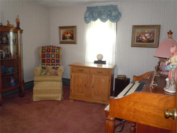 38 Glenvale Street Springfield, MA 01119 - Photo 11 of 15 Gallery Image 11