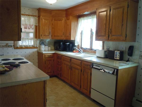 38 Glenvale Street Springfield, MA 01119 - Photo 5 of 15 Gallery Image 5