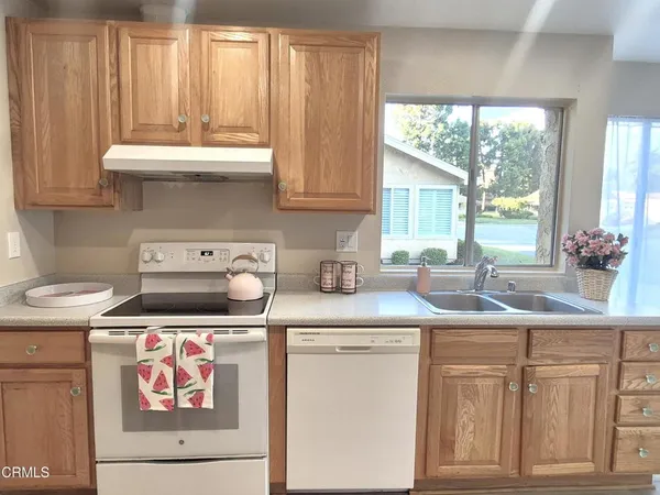 $525,000 | 13215 Village 13, Camarillo, CA 93012