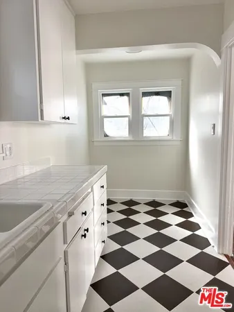 $2,995 | 1806 9th Street, Santa Monica, CA 90404