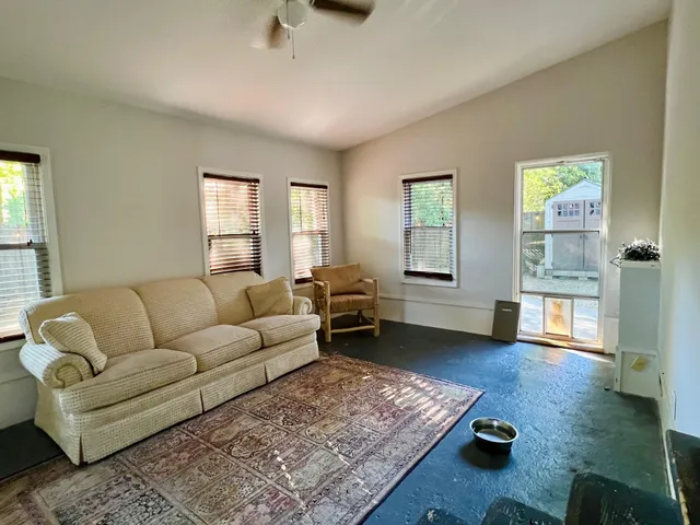 $3,600 | 24 Wyecreek Avenue, Charleston, SC 29412