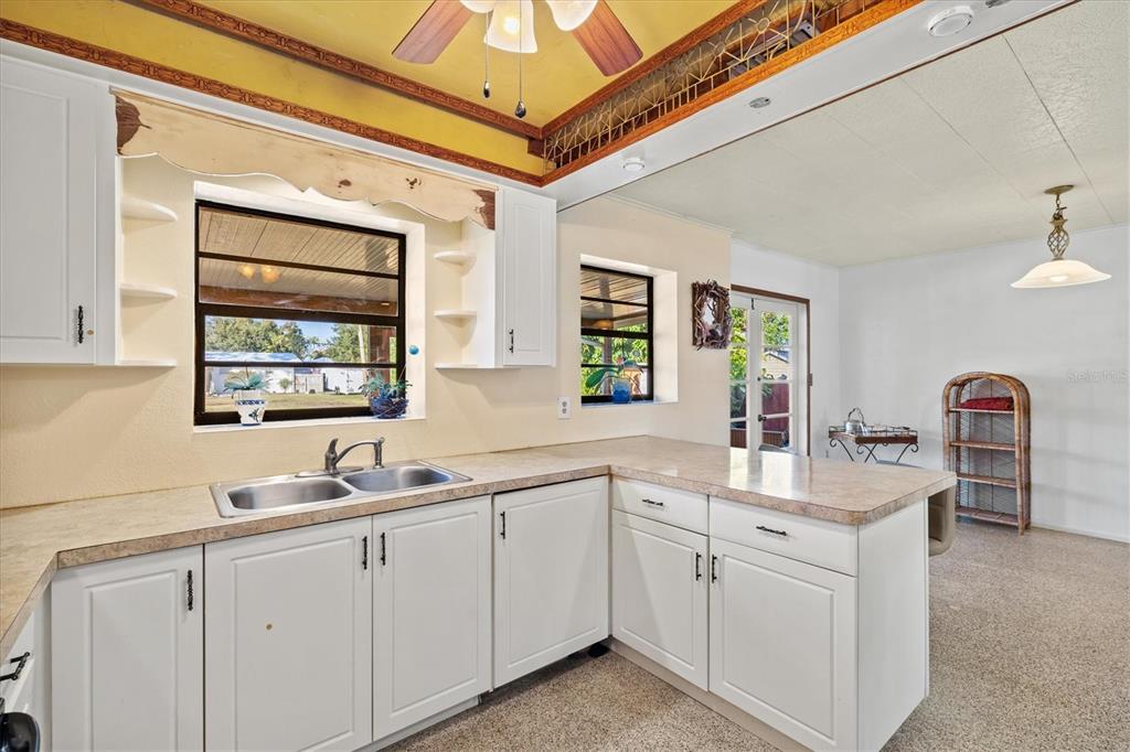 148 Roberts Road Nokomis, FL 34275 - Photo 18 of 68