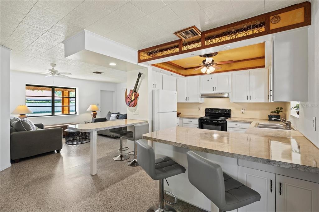 148 Roberts Road Nokomis, FL 34275 - Photo 3 of 68