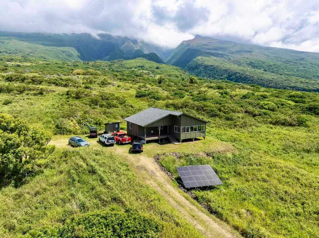 $1,275,000 | 34701 Piilani Highway, Kula, HI 96790