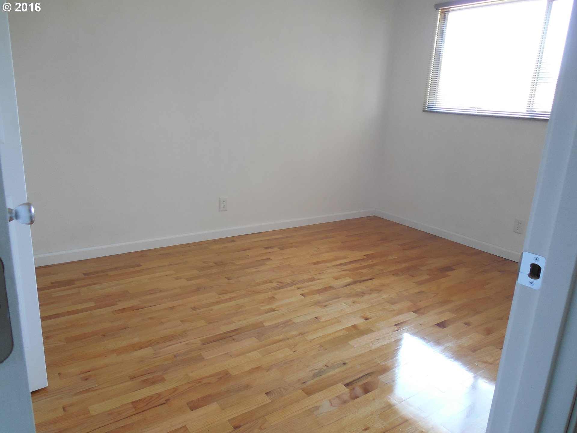 206 V Street Springfield, OR 97477 - Photo 6 of 10