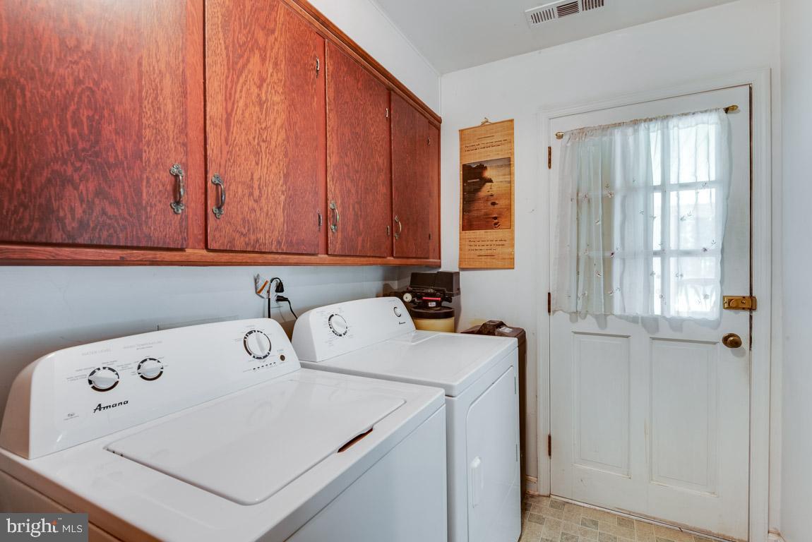 110 Cecil Road Stevensville, MD 21666 - Photo 13 of 42 Separate Laundry Room/Mudroom