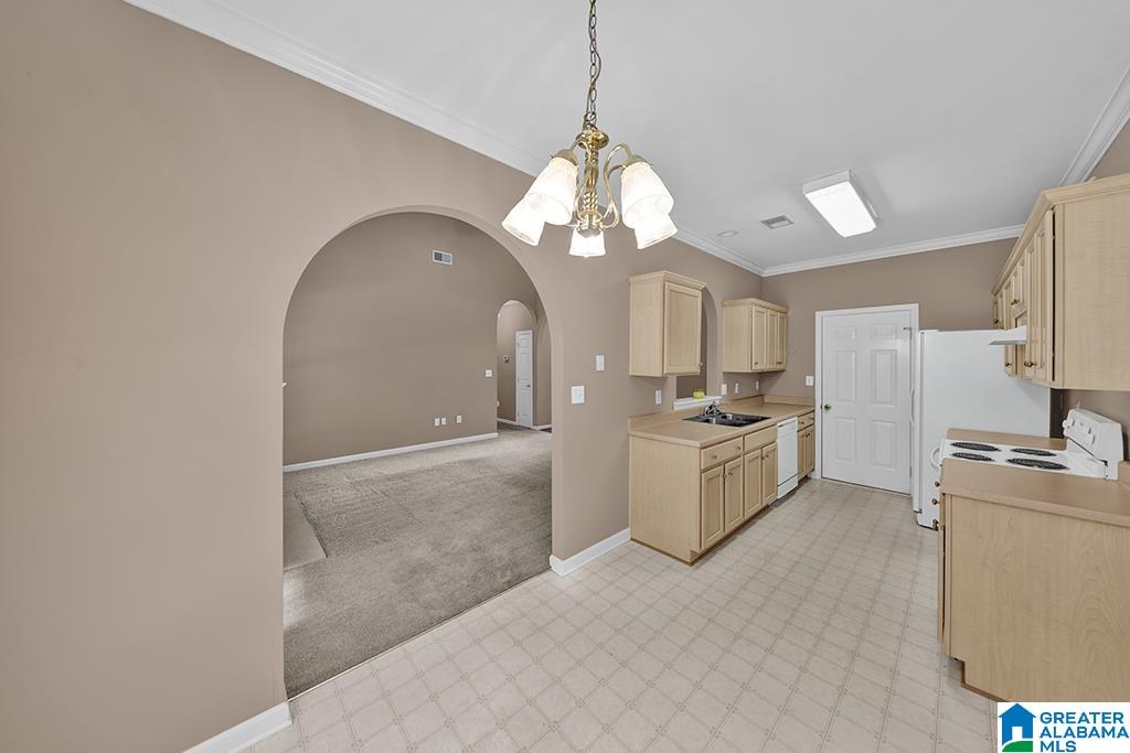 208 King Arthur Place Alabaster, AL 35007 - Photo 10 of 25