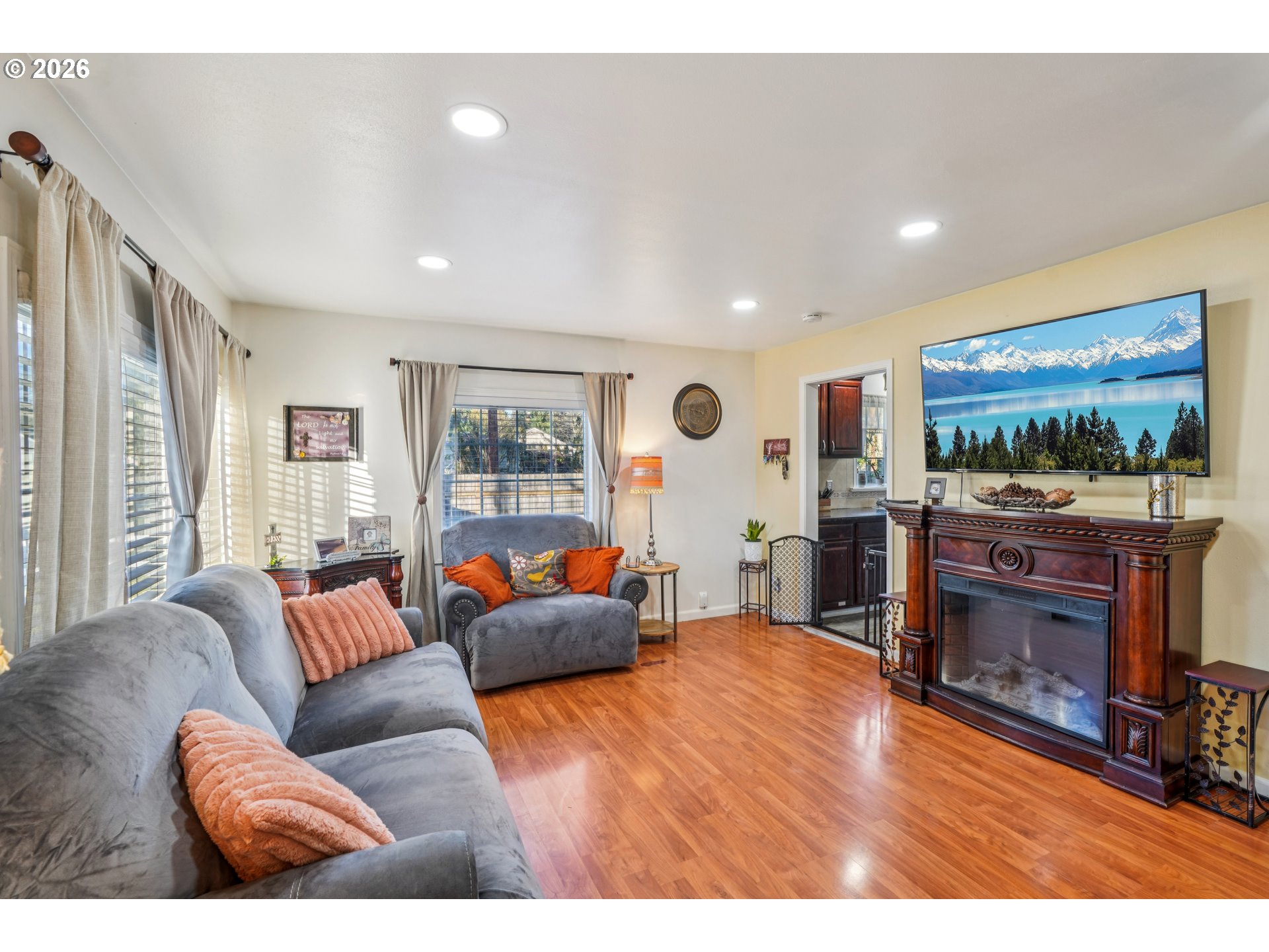 710 Southeast 155th Avenue Portland, OR 97233 - Photo 5 of 35