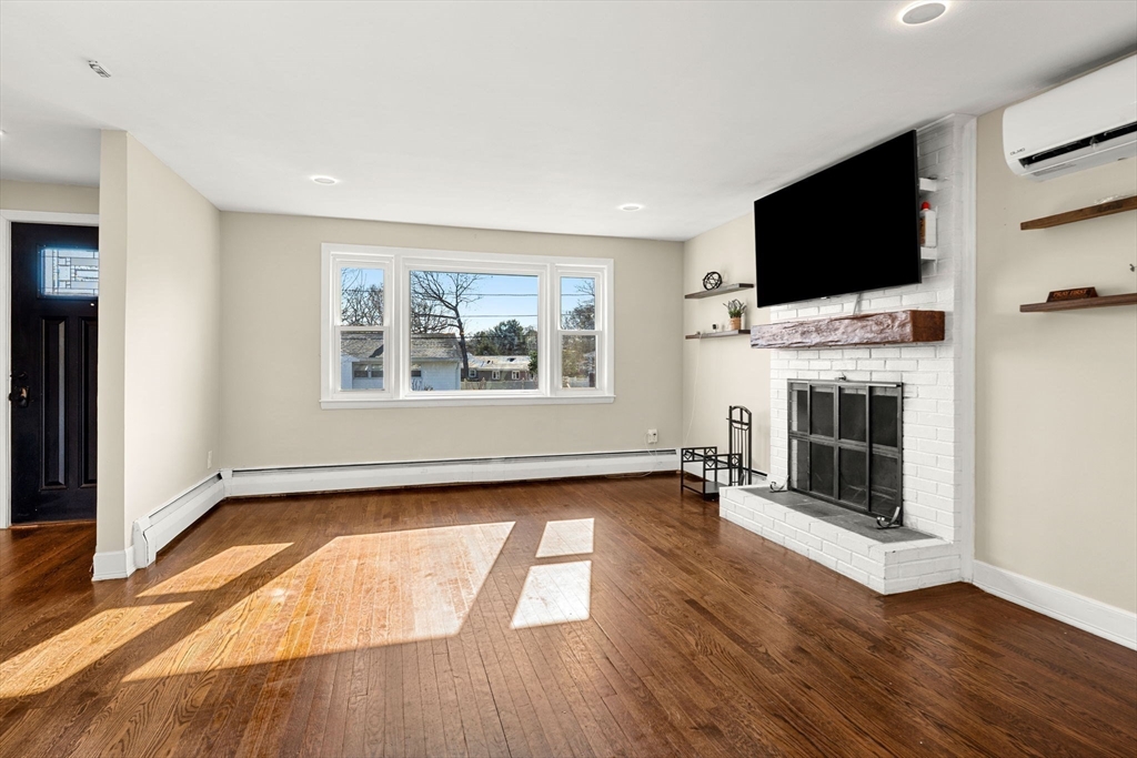 19 Smith Road Randolph, MA 02368 - Photo 4 of 40