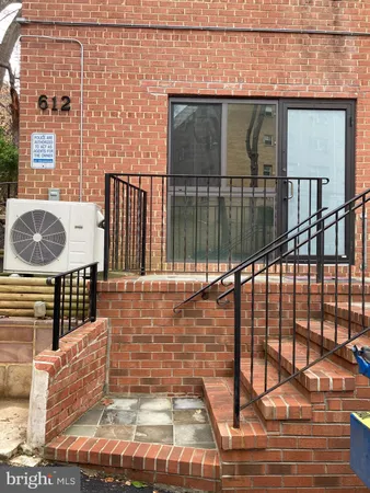 $1,466 | 612 Kennebec Avenue, Unit B2, Takoma Park, MD 20912
