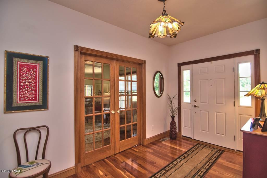 513 Rocky Run Road Hawley, PA 18428 - Photo 10 of 88 Foyer