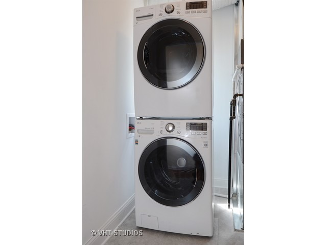 3323 North Troy Street Chicago, IL 60618 - Photo 18 of 25 a utility room with dryer and washer