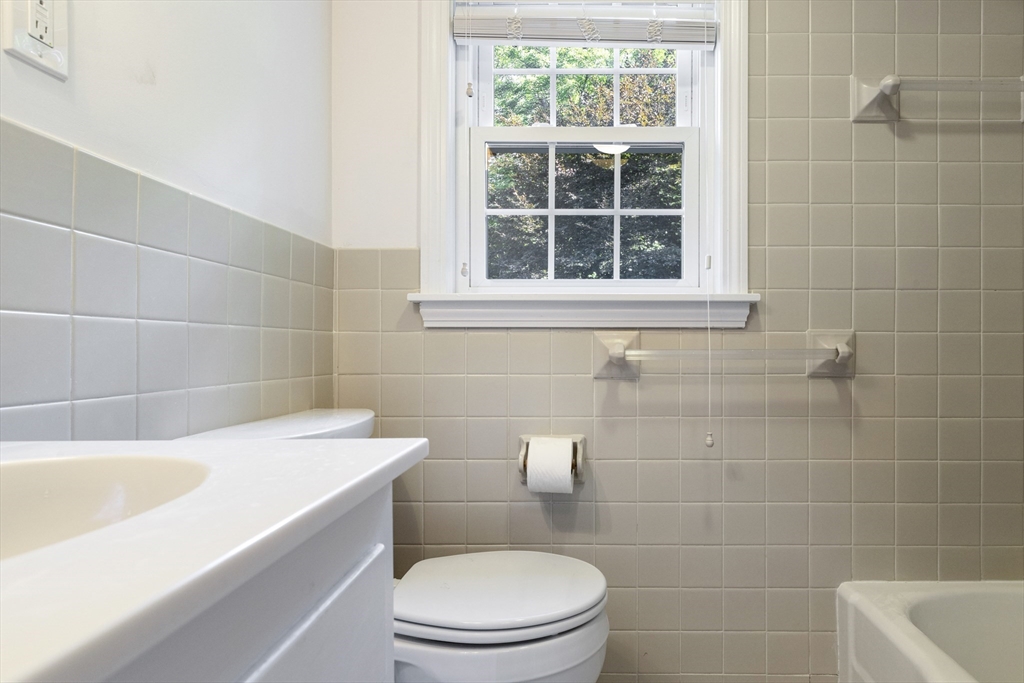 216 Claybrook Road Dover, MA 02030 - Photo 18 of 21
