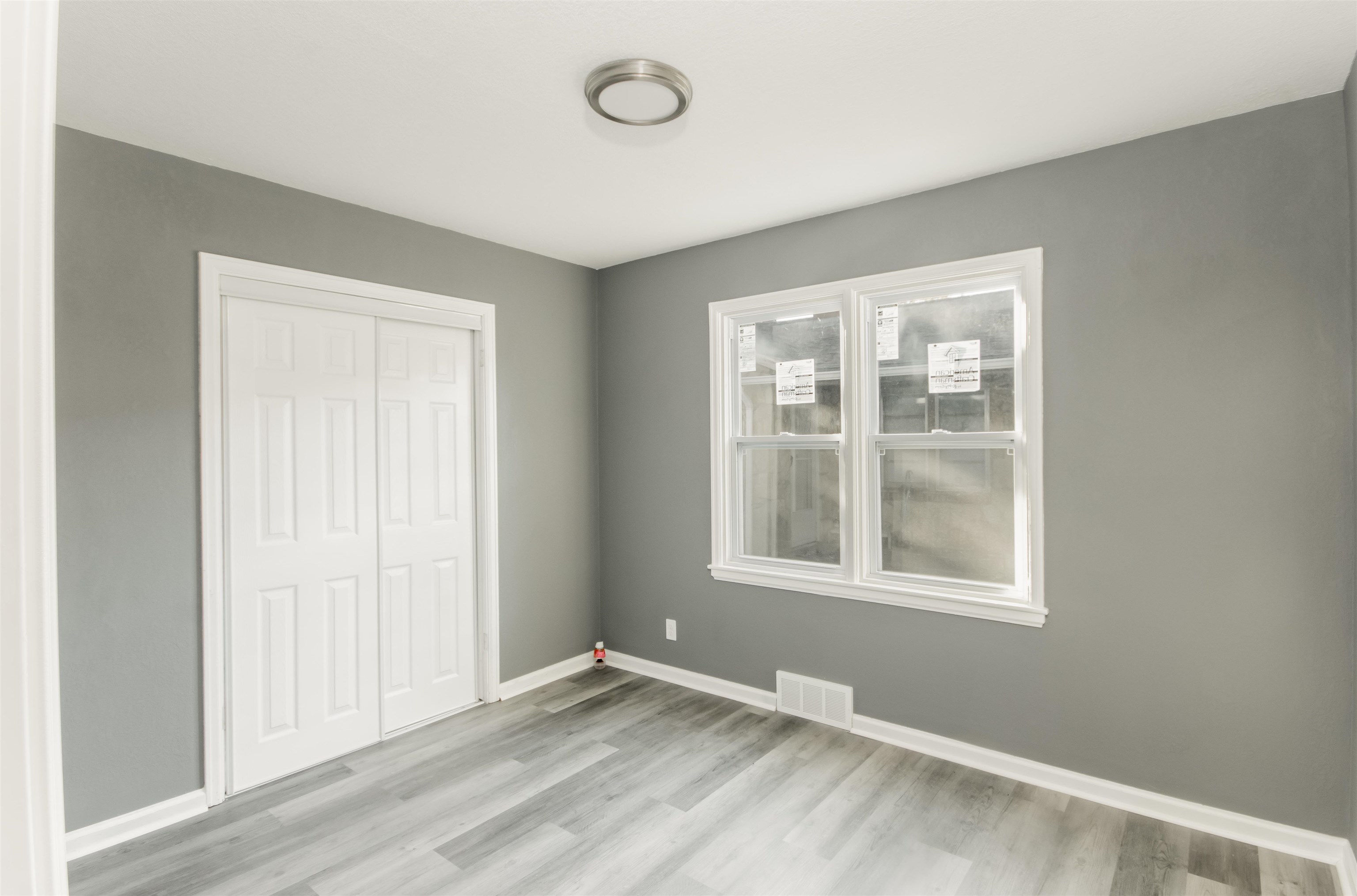 545 South Glendale Street Wichita, KS 67218 - Photo 12 of 32