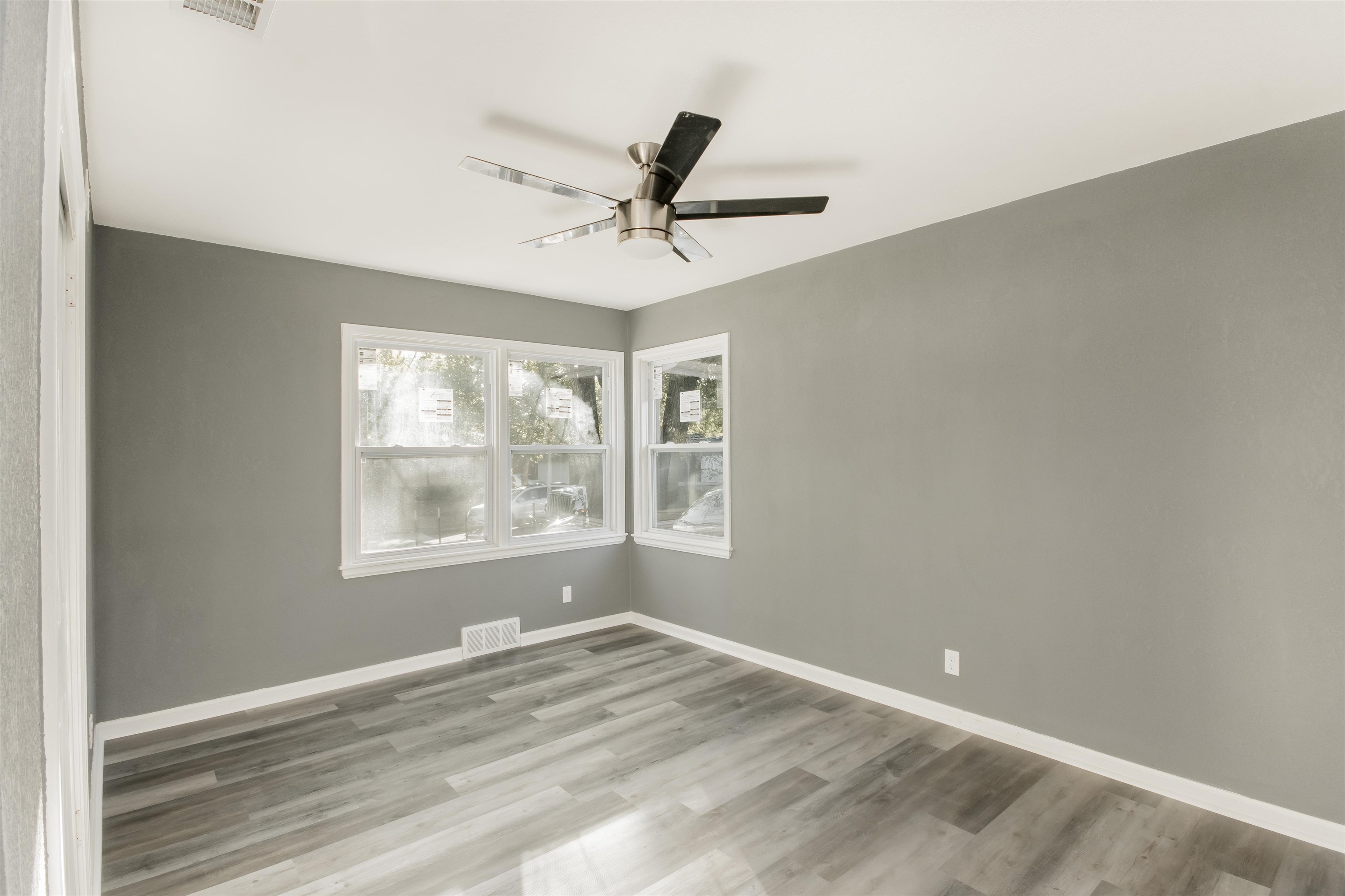 545 South Glendale Street Wichita, KS 67218 - Photo 14 of 32