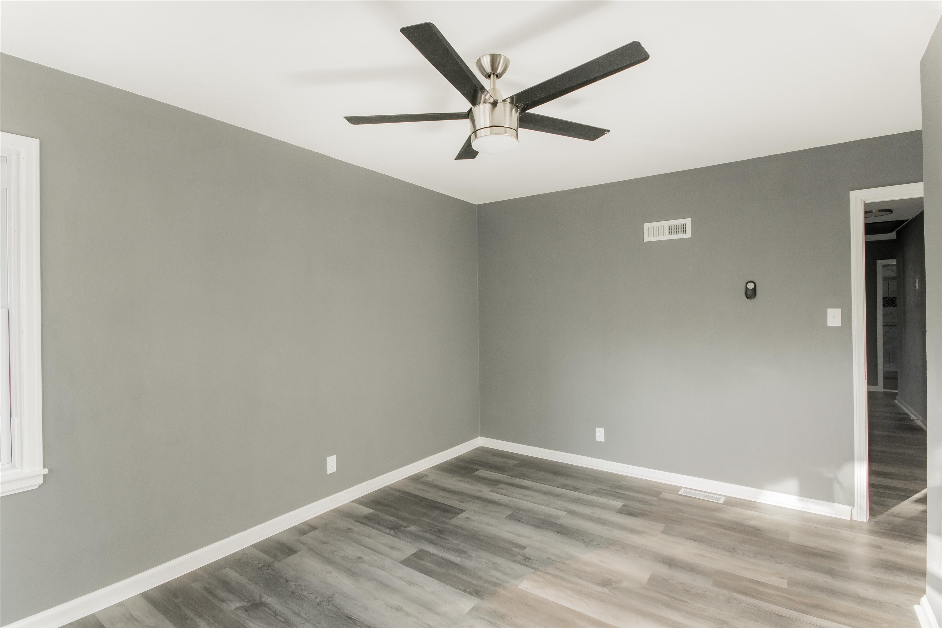 545 South Glendale Street Wichita, KS 67218 - Photo 15 of 32