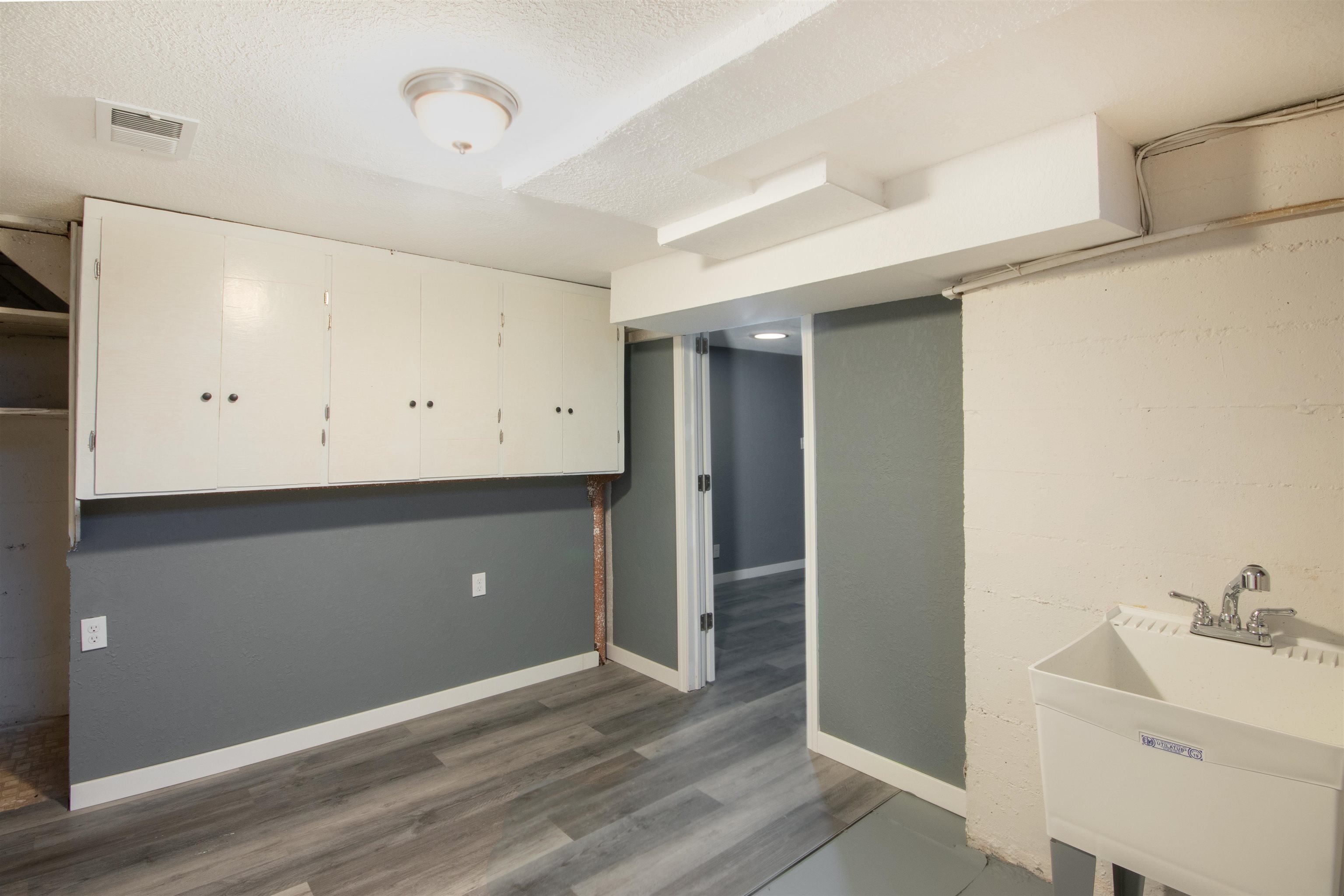 545 South Glendale Street Wichita, KS 67218 - Photo 20 of 32