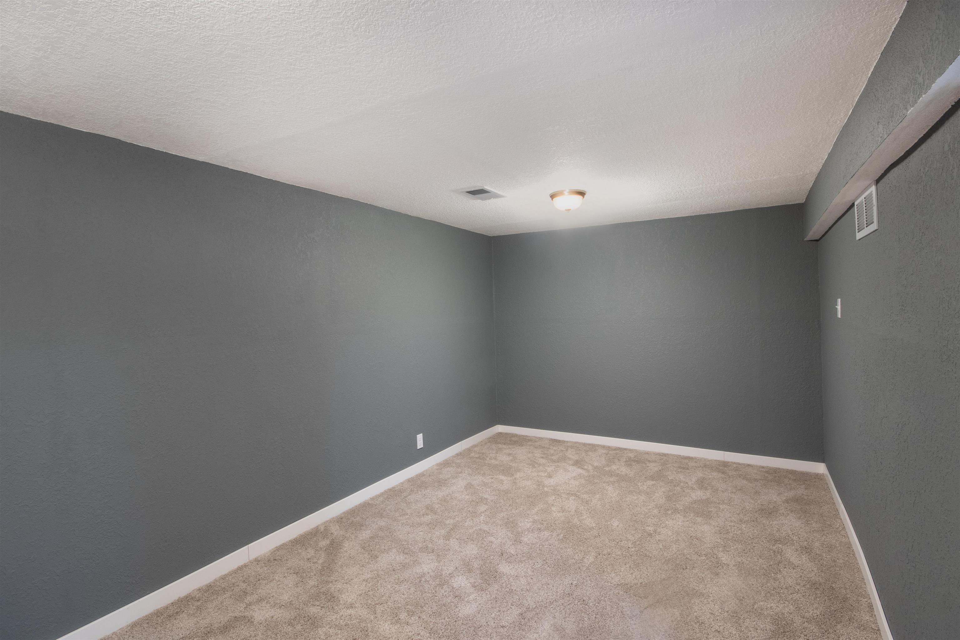 545 South Glendale Street Wichita, KS 67218 - Photo 23 of 32