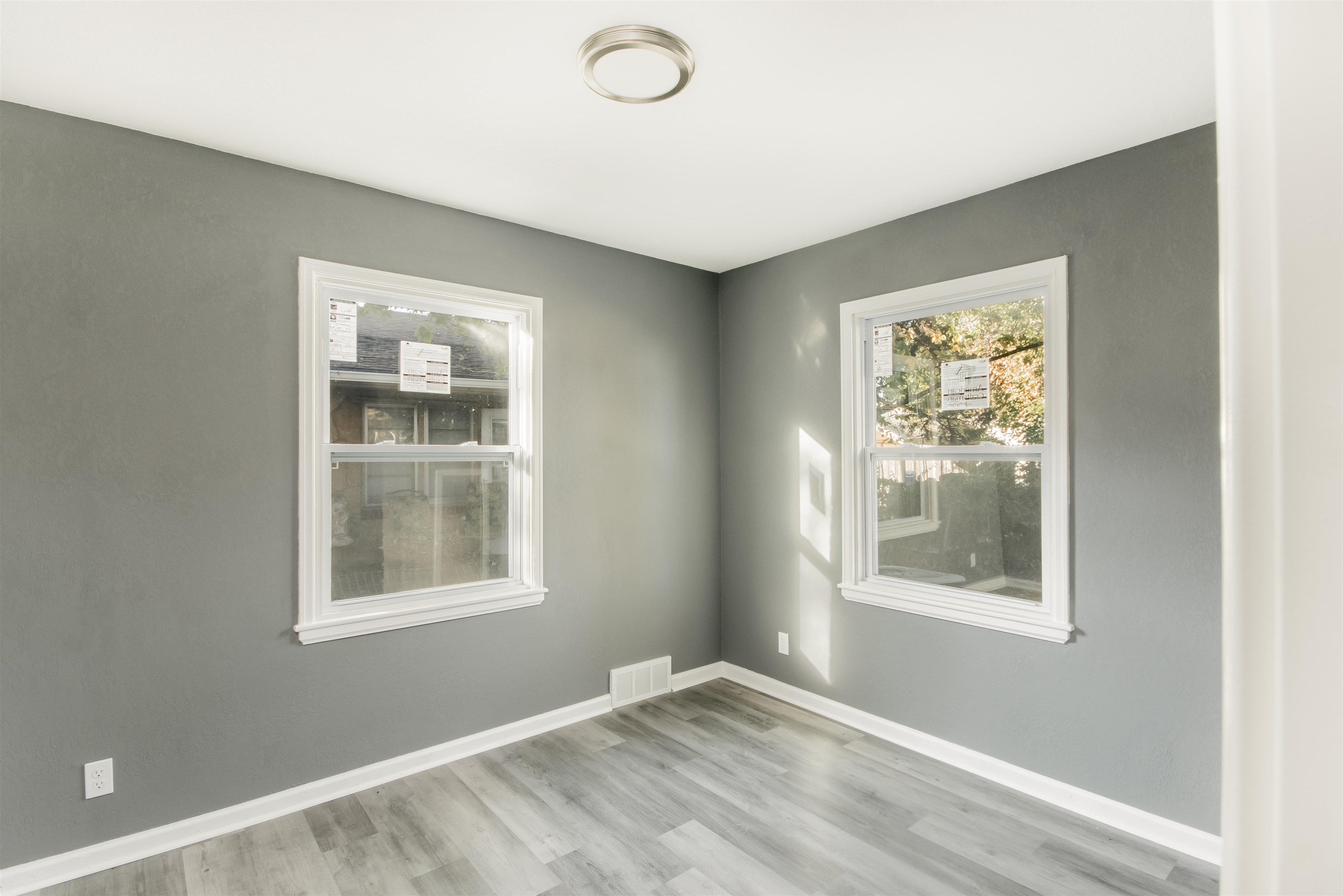 545 South Glendale Street Wichita, KS 67218 - Photo 10 of 32