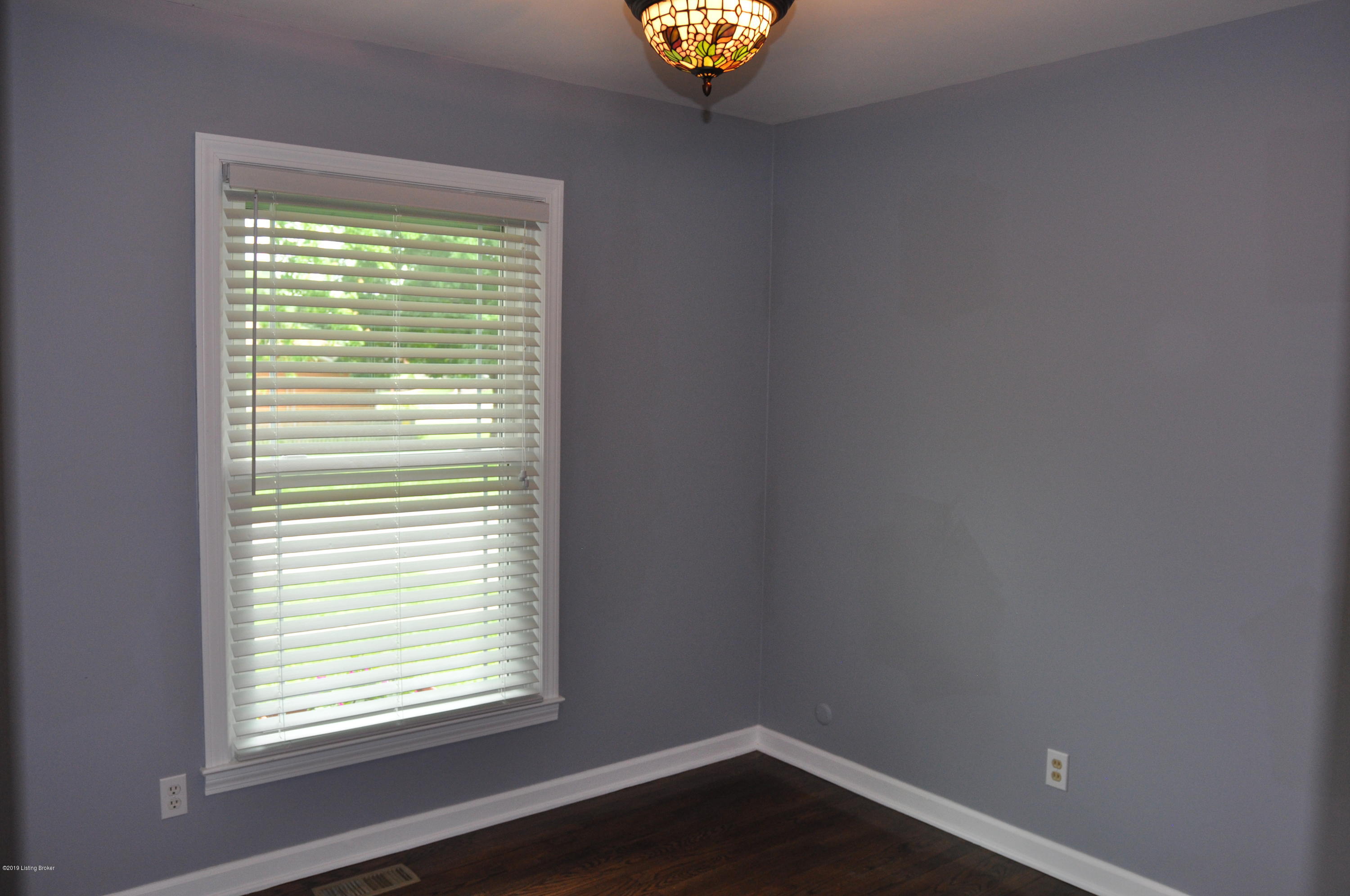 1003 Runell Road Louisville, KY 40214 - Photo 13 of 32 3rd Bedroom