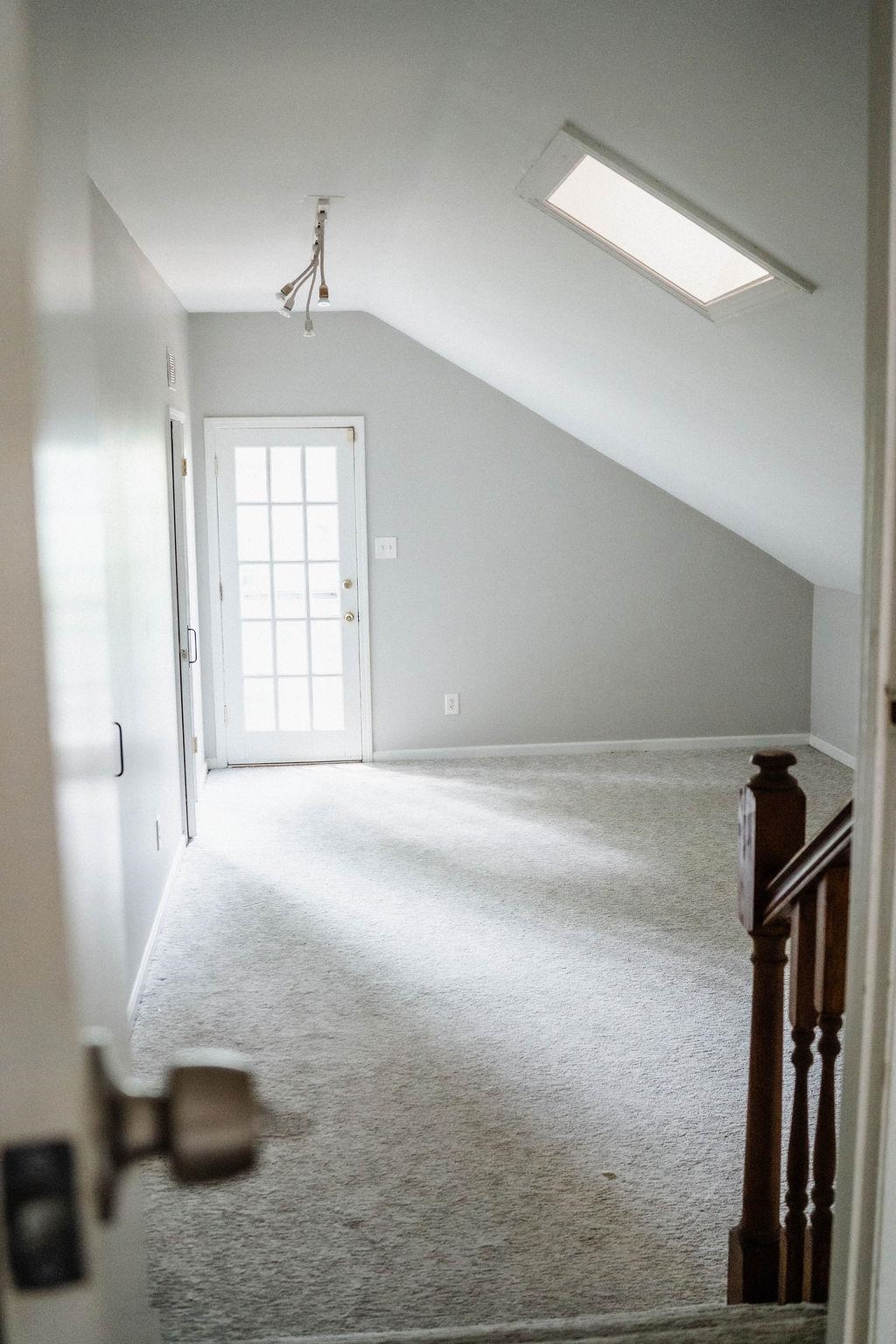 1925 Nelson Avenue Memphis, TN 38104 - Photo 30 of 39 Upstairs bedroom suite with large walk in closet and full bathroom and balcony overlooking the backyard