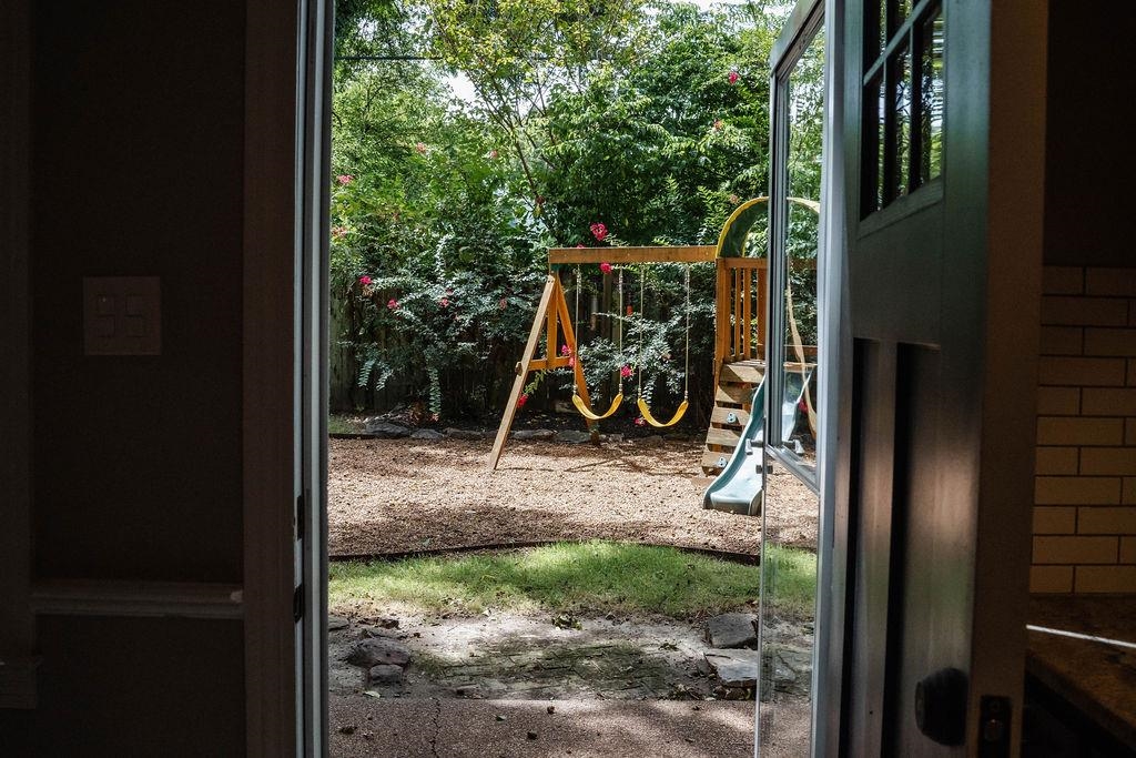 1925 Nelson Avenue Memphis, TN 38104 - Photo 35 of 39 Back doorway to backyard