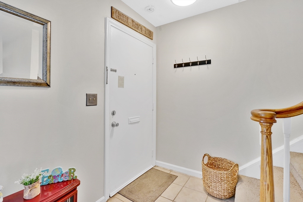 80 Yorktown Drive, Unit 80 Springfield, MA 01108 - Photo 3 of 24