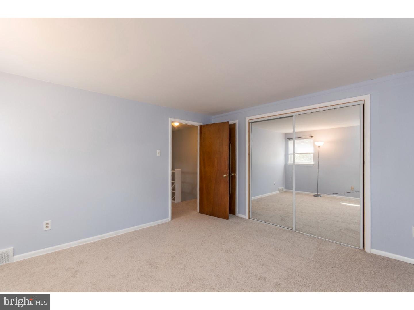 2834 Shelly Road Philadelphia, PA 19152 - Photo 11 of 23