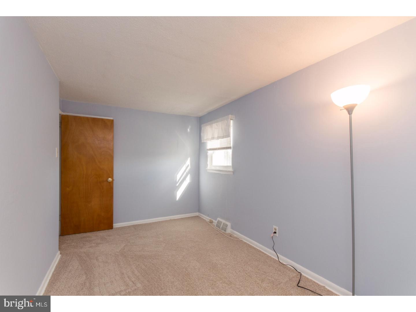 2834 Shelly Road Philadelphia, PA 19152 - Photo 14 of 23