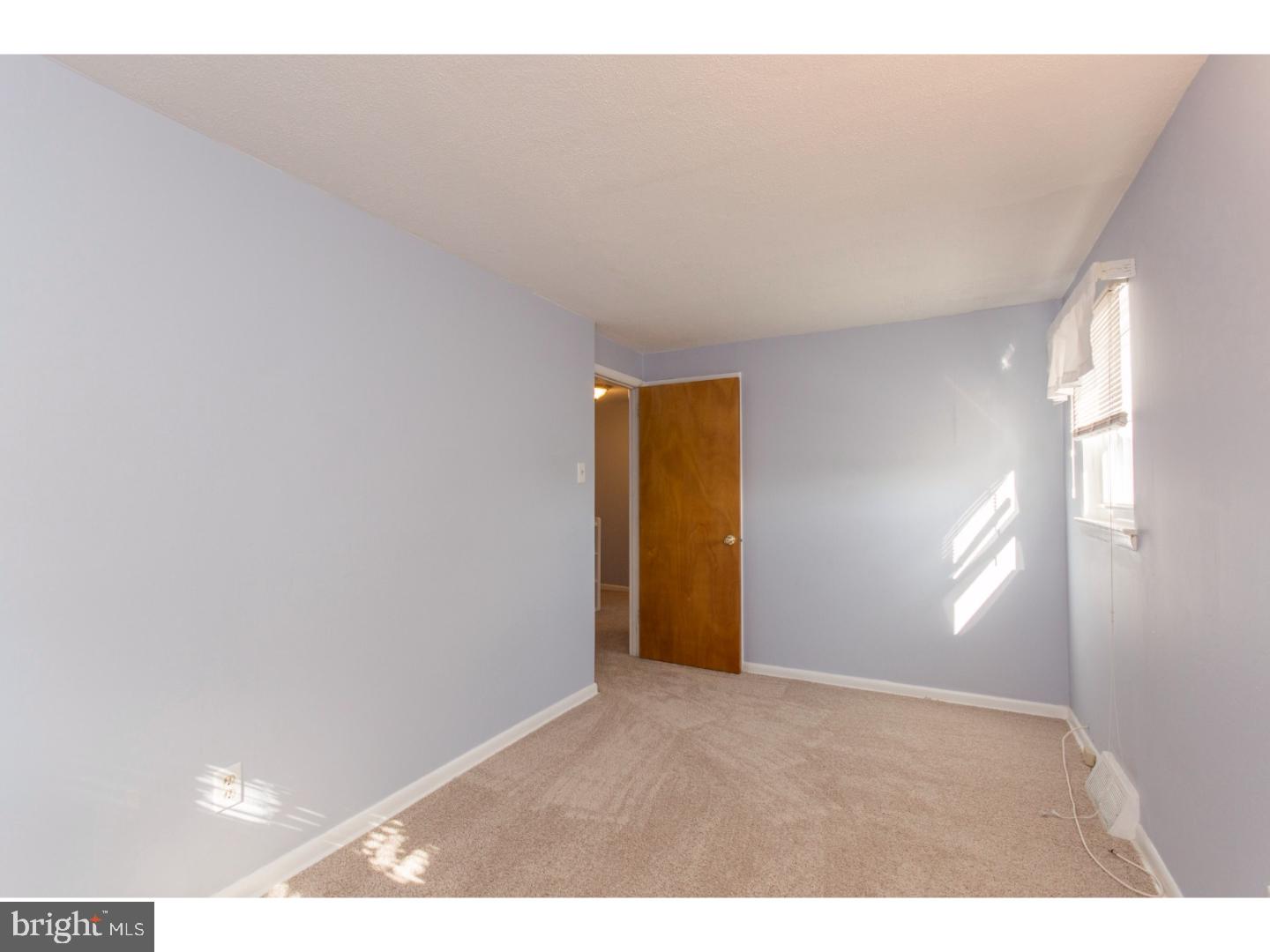 2834 Shelly Road Philadelphia, PA 19152 - Photo 15 of 23