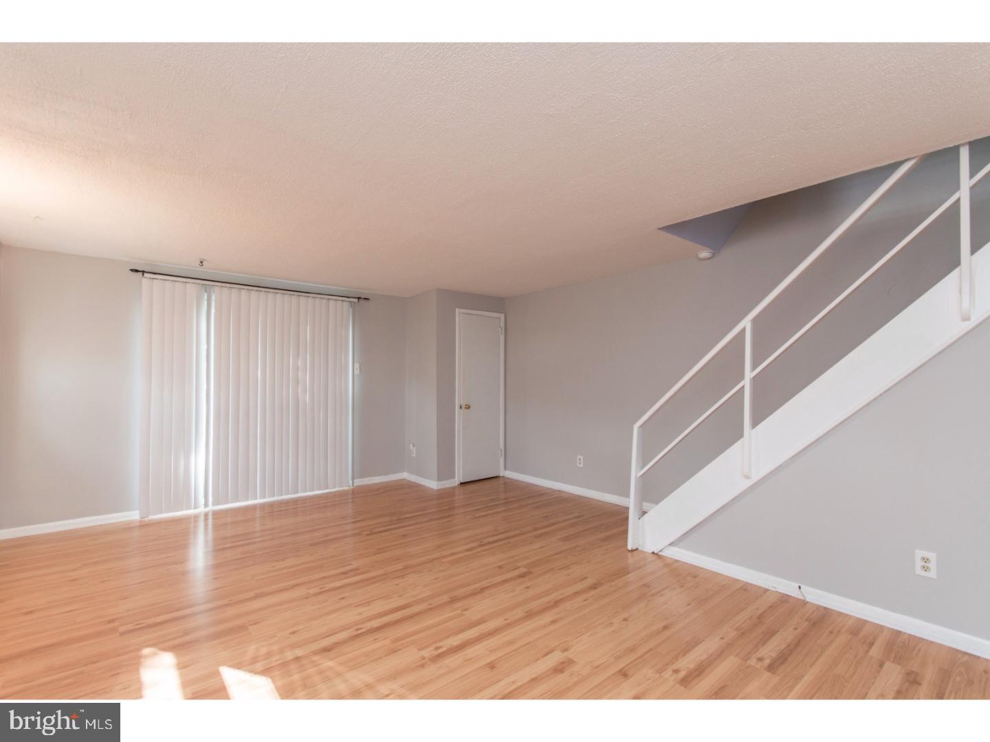 2834 Shelly Road Philadelphia, PA 19152 - Photo 4 of 23