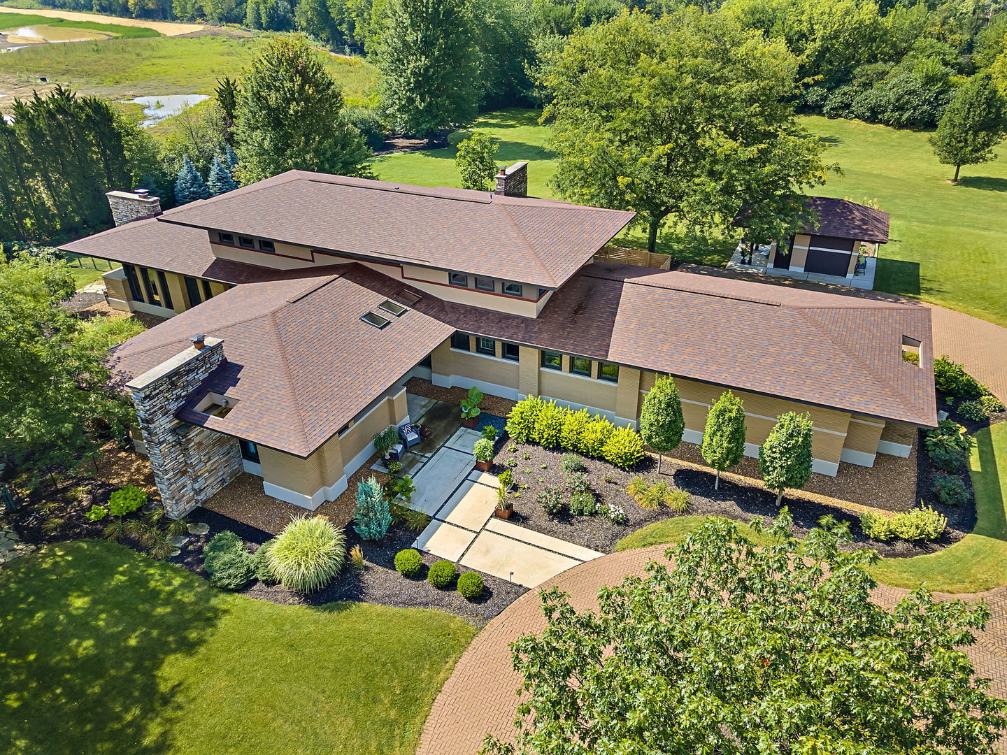13540 McCarthy Road Lemont, IL 60439 - Photo 4 of 71 an aerial view of a house with a garden