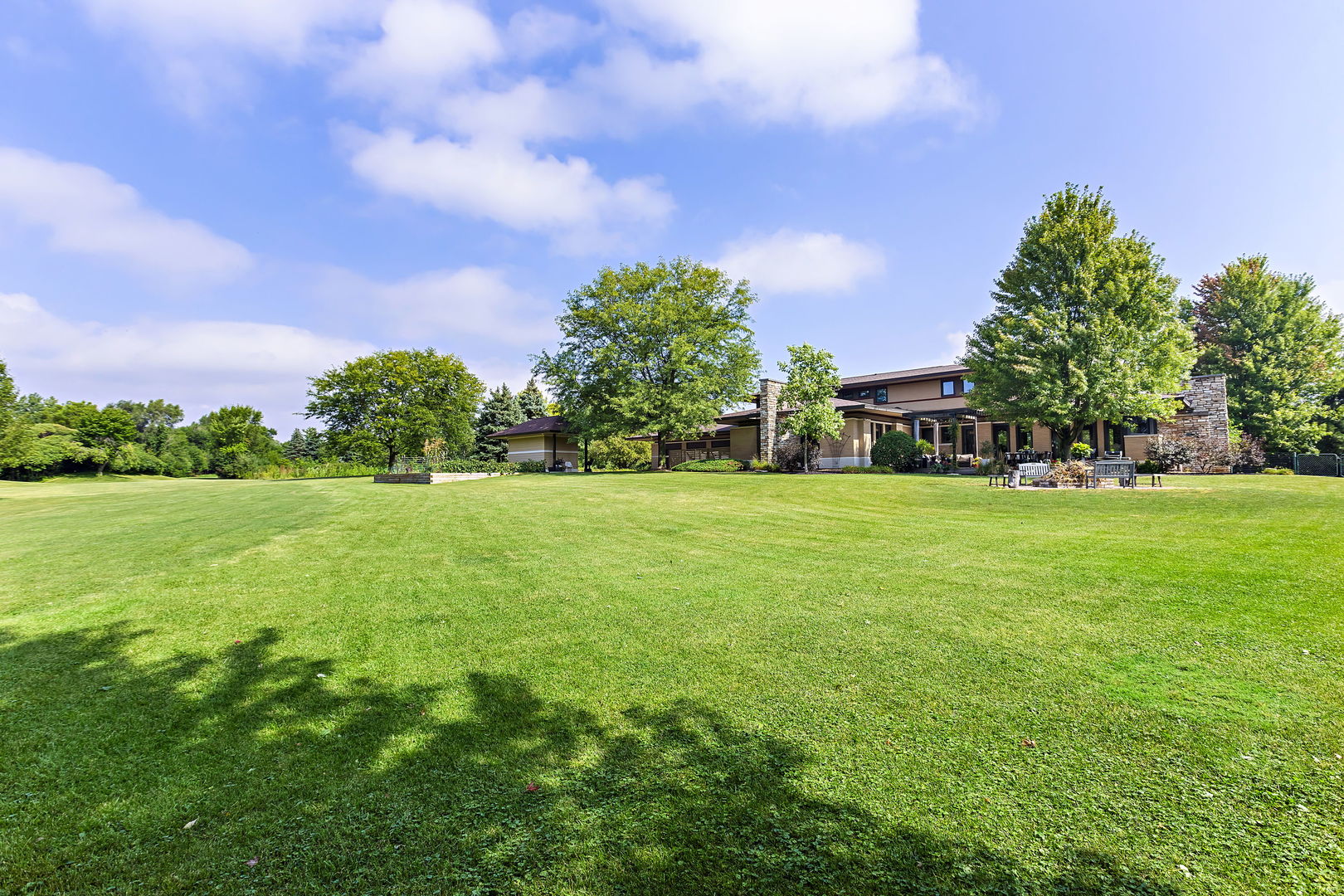 13540 McCarthy Road Lemont, IL 60439 - Photo 46 of 71 a view of building with garden