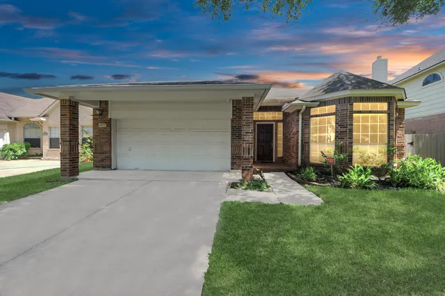 $350,000 | 4615 Jaymar Drive, Sugar Land, TX 77479