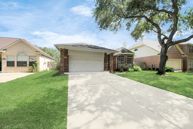 $350,000 | 4615 Jaymar Drive, Sugar Land, TX 77479