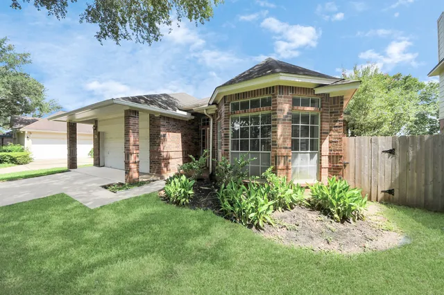 $350,000 | 4615 Jaymar Drive, Sugar Land, TX 77479