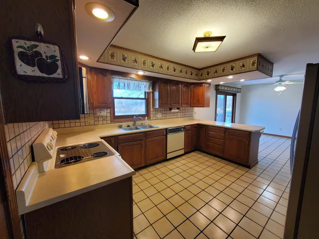 $259,900 | 11608 Laurelwood Lane, Carbondale, IL 62901