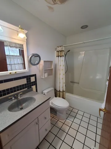 $259,900 | 11608 Laurelwood Lane, Carbondale, IL 62901